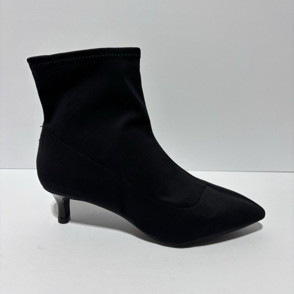Rockport Women’s TM Alainya Black Ankle Bootie, Size 9W